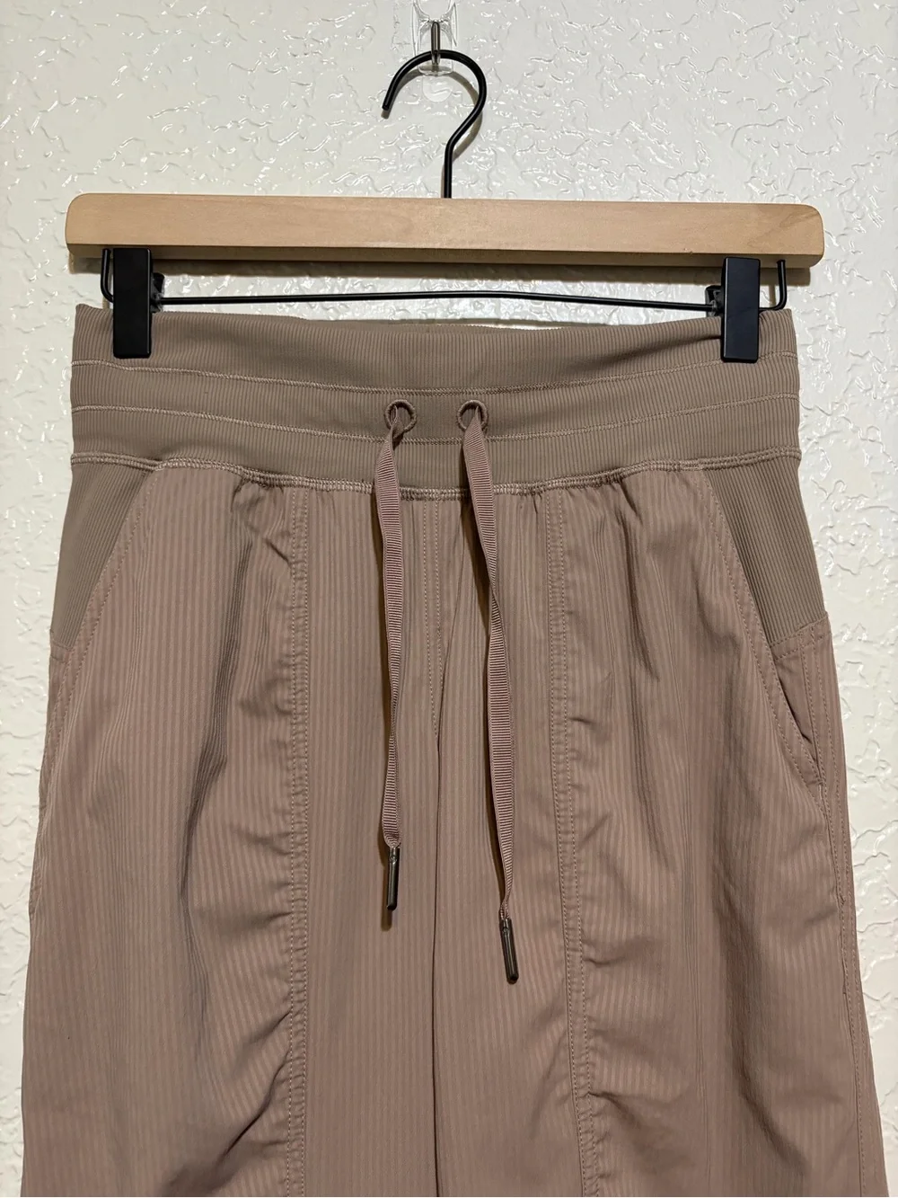 Lululemon Dance Studio Mid-Rise Jogger *Tall Taupetastic Size 2